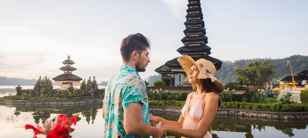 couple visiting Bali temple